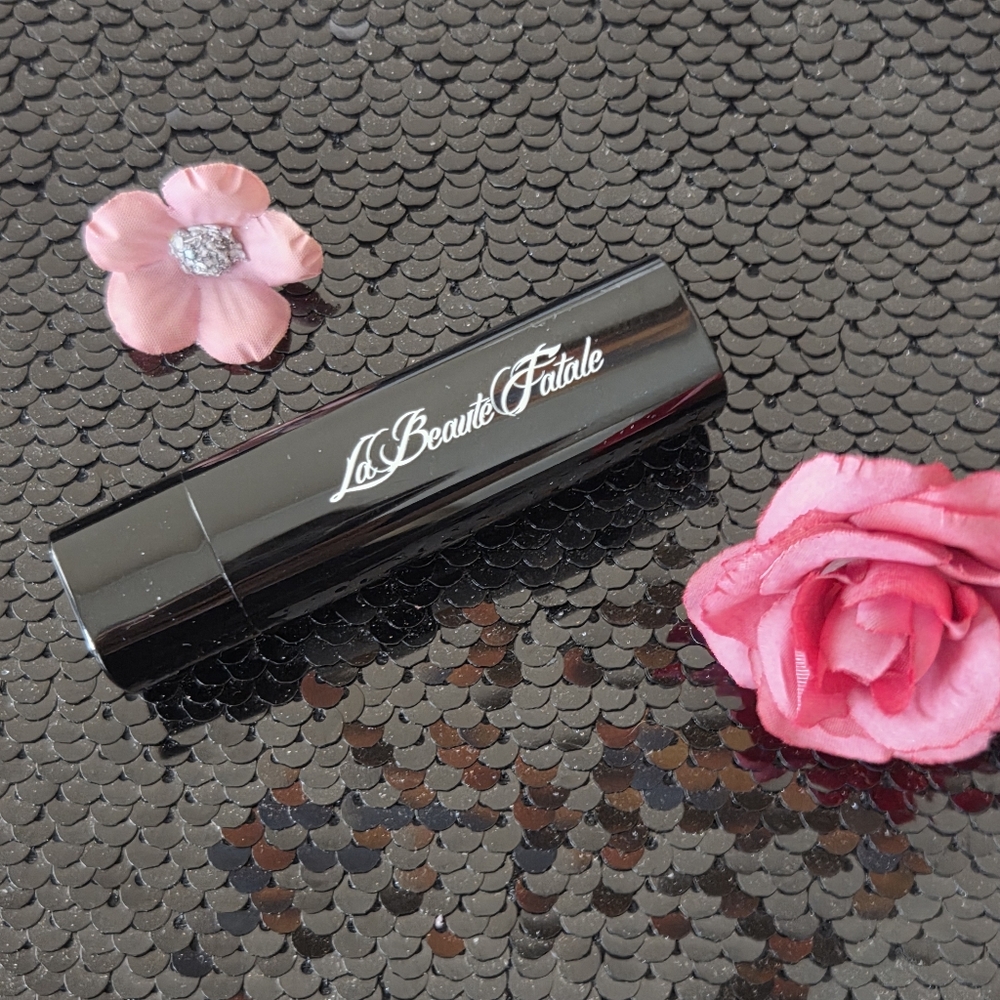 VIBRATE 💓 La Beaute Fatale Lipstick NWT - Picture 3 of 4